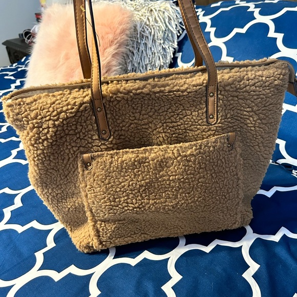 Tan Sherpa Zippered Totes - Picture 8 of 8